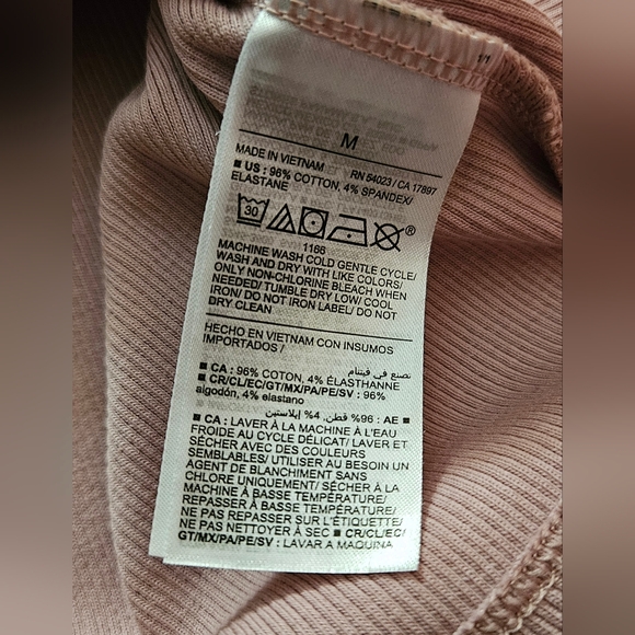 🌺Old Navy Lightweight Ribbed Top - Picture 4 of 4